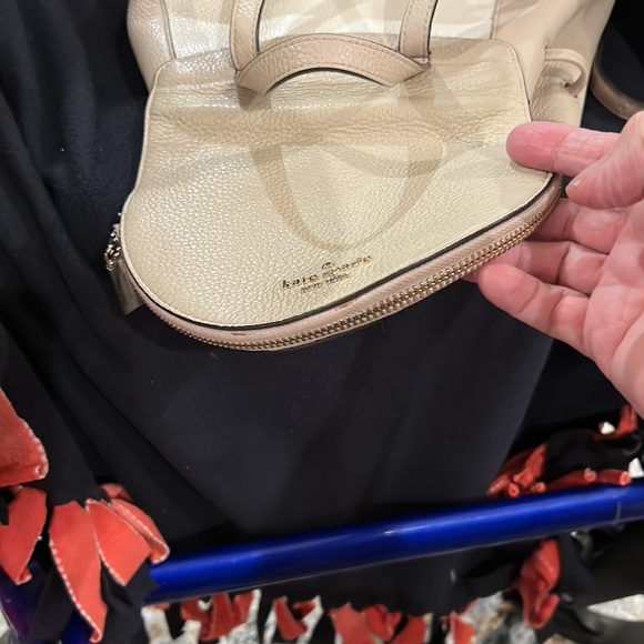 Kate Spade pedal leather adjustable, backpack in beige and tan - Picture 6 of 9